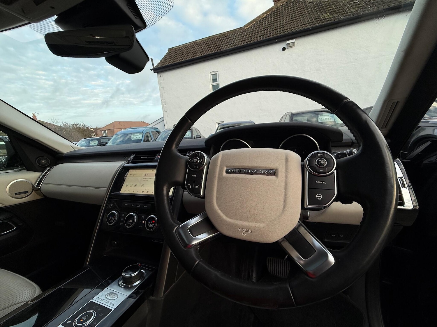 Used Land Rover Discovery 2017 for sale - 76964993: Photo 37