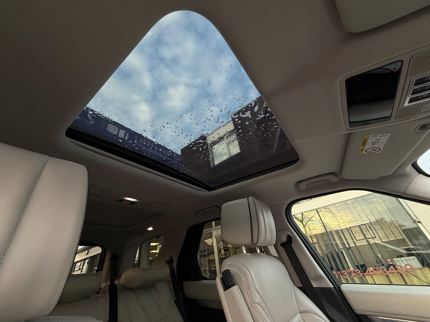 Used Land Rover Discovery 2017 for sale - 76964993: Photo 38