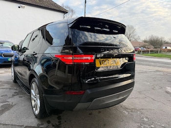 Used Land Rover Discovery 2017 for sale - 76964993: Photo