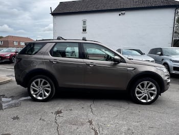 Used Land Rover Discovery Sport 2015 for sale - 79741440: Photo