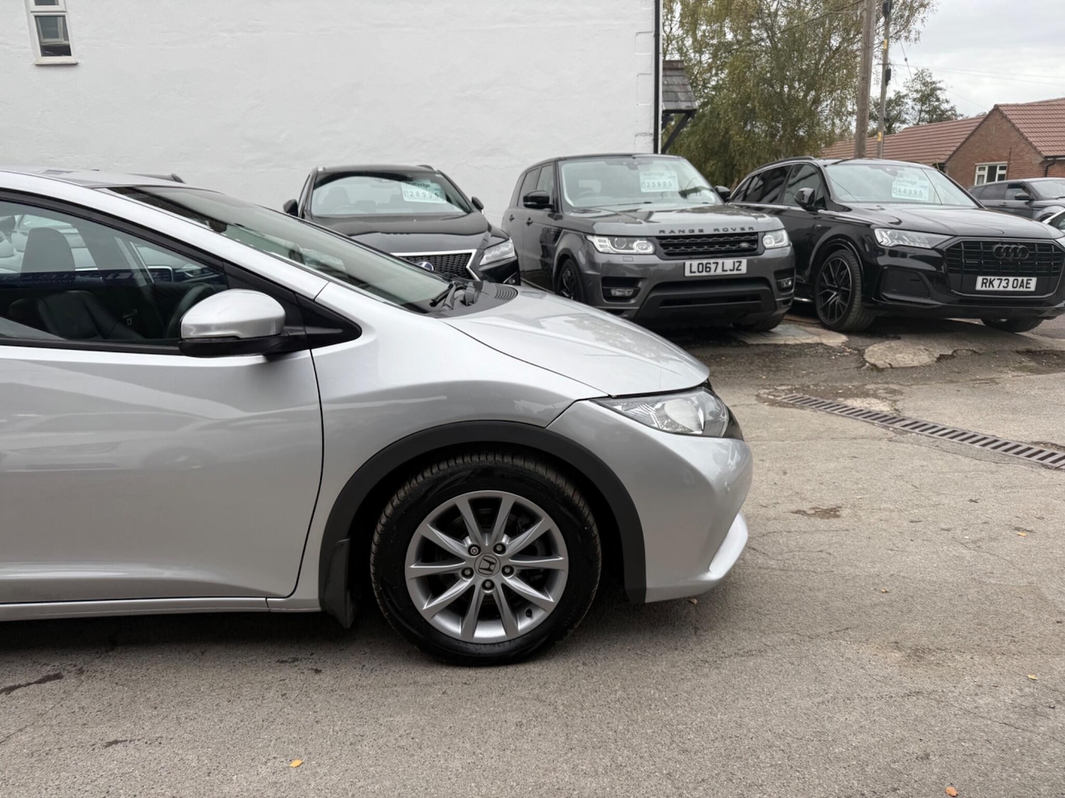 Used Honda Civic 2014 for sale - 76348815: Photo 2