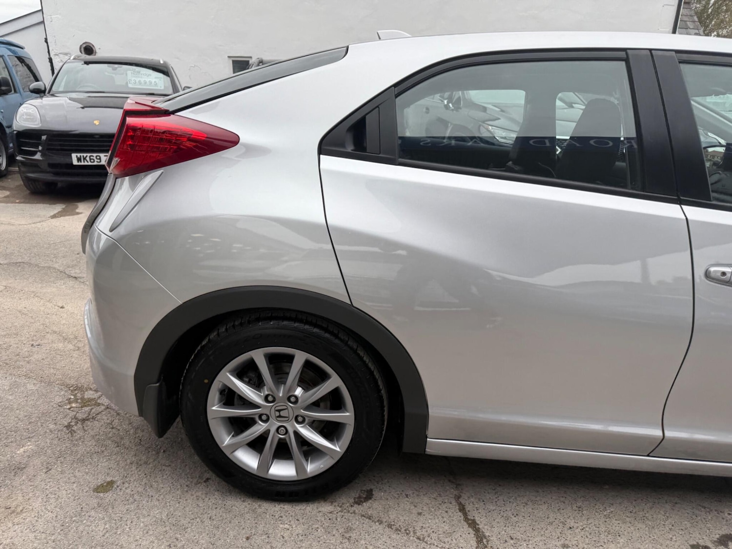 Used Honda Civic 2014 for sale - 76348815: Photo 4