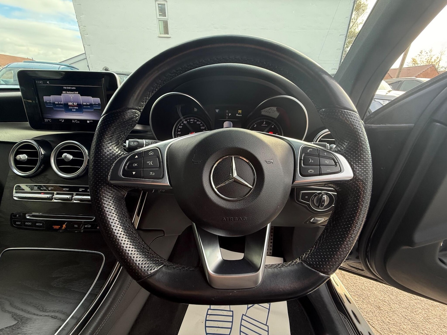 Used Mercedes-Benz GLC 2018 for sale - 76361042: Photo 19