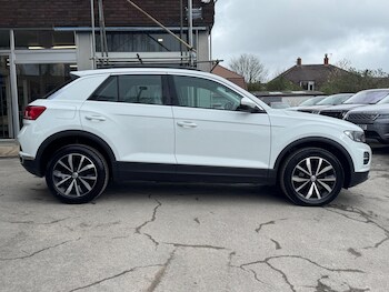 Used Volkswagen T-Roc 2020 for sale - 78136252: Photo