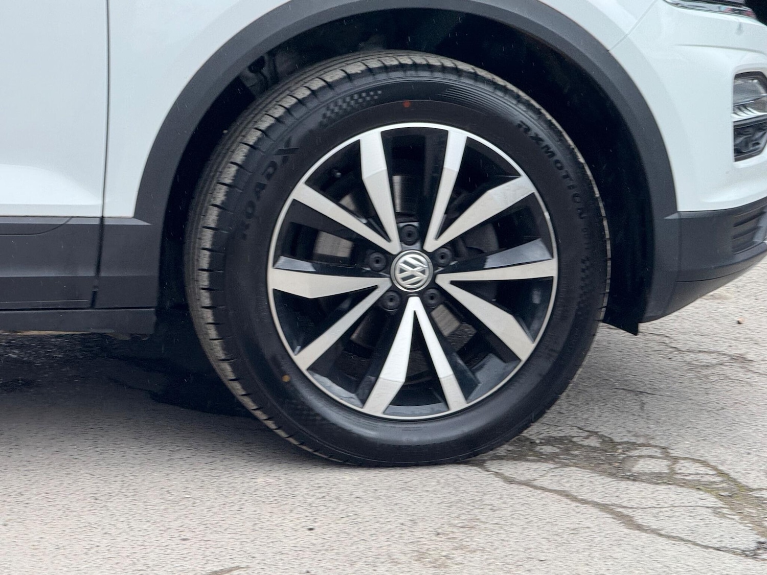 Used Volkswagen T-Roc for sale - 78136252: Photo 3