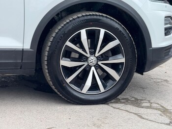 Used Volkswagen T-Roc 2020 for sale - 78136252: Photo