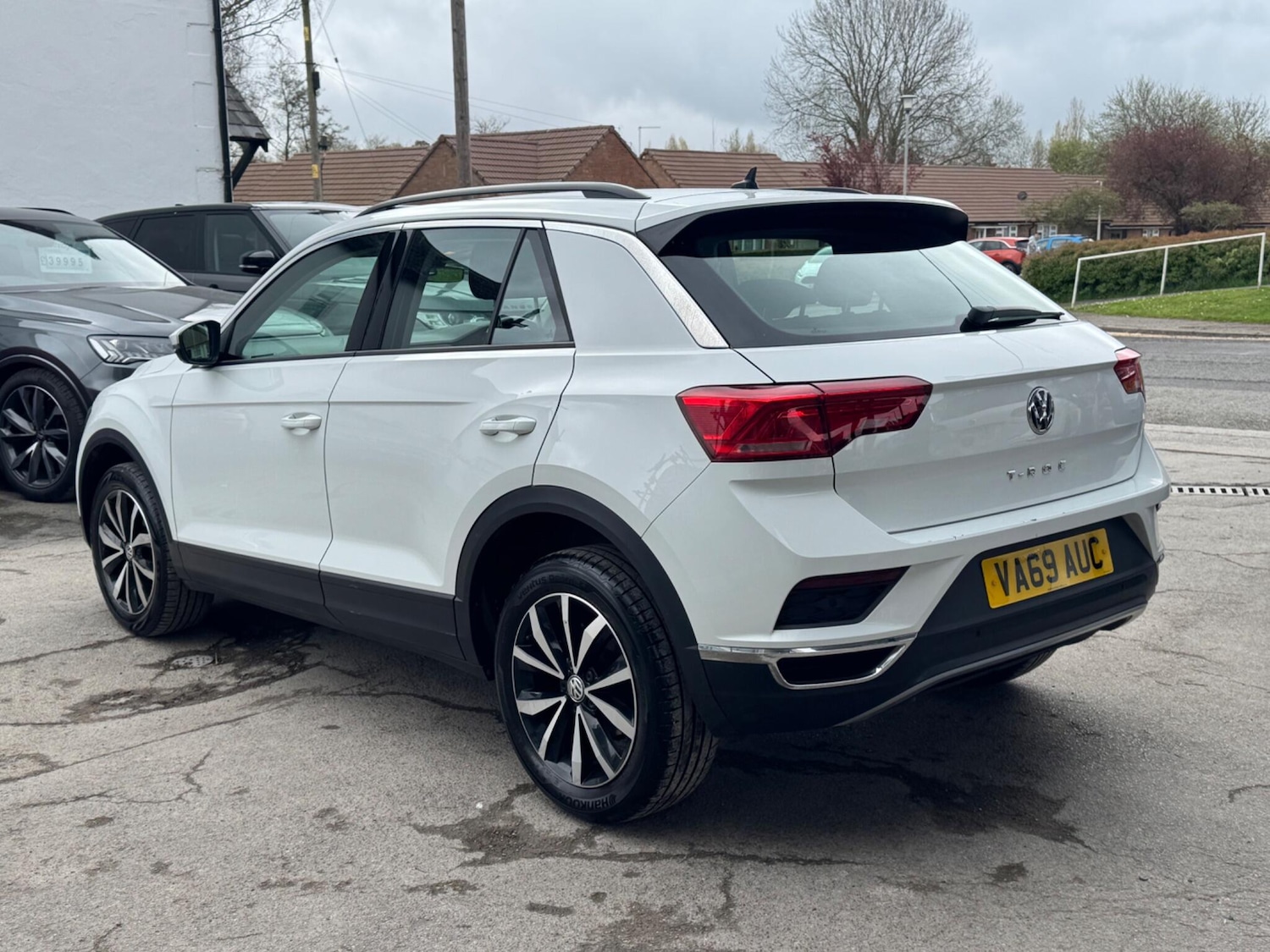 Used Volkswagen T-Roc for sale - 78136252: Photo 5