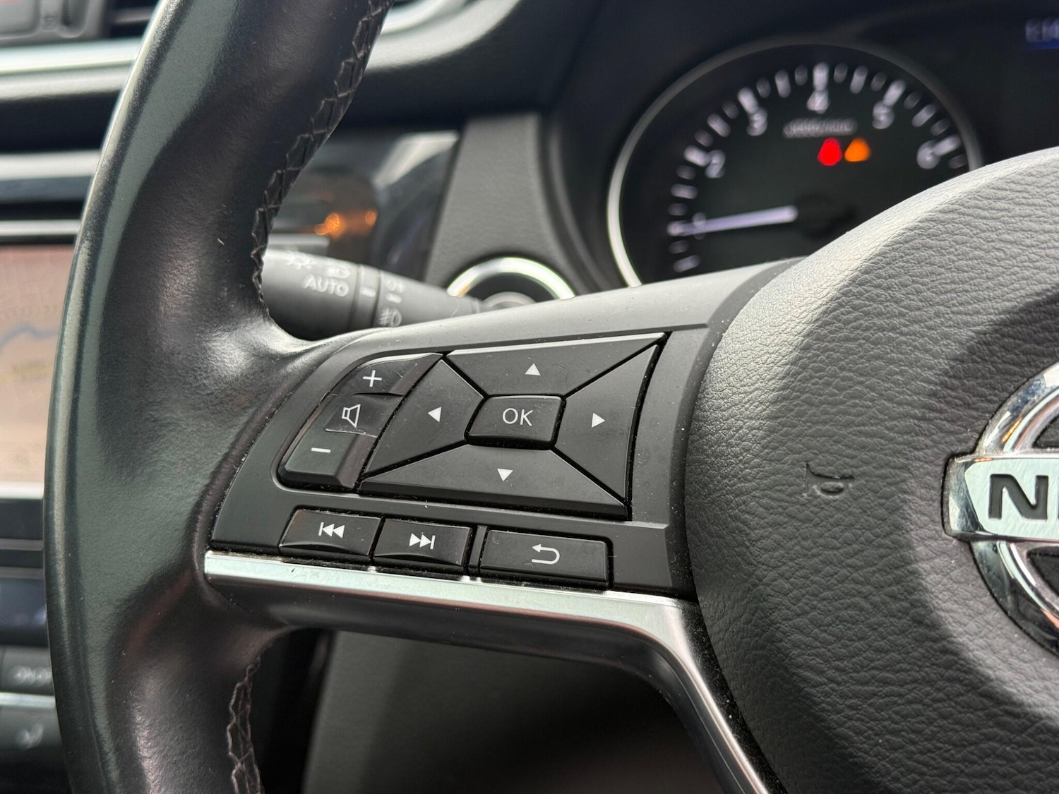 Used Nissan Qashqai for sale - 76472736: Photo 14