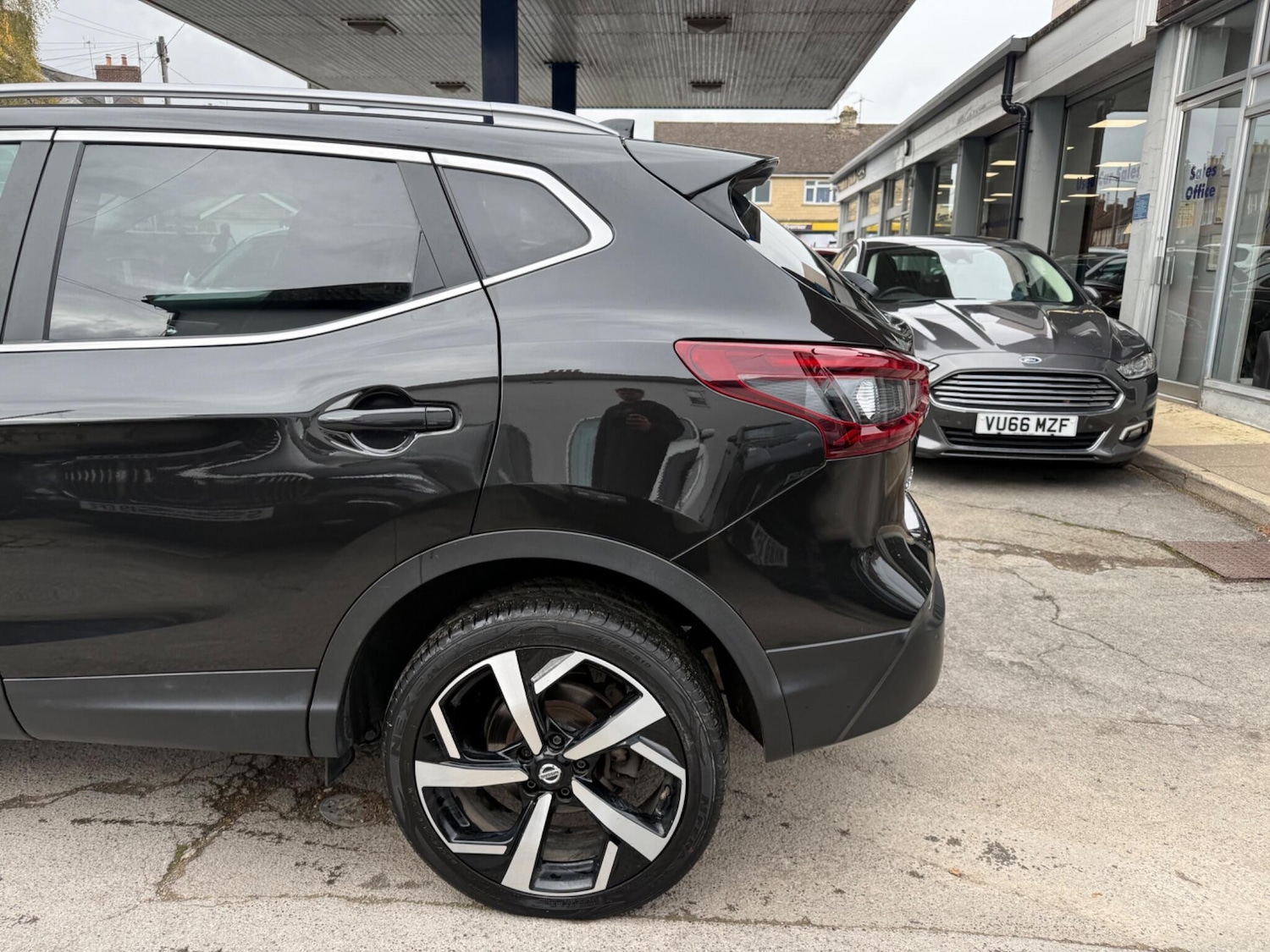 Used Nissan Qashqai for sale - 76472736: Photo 27