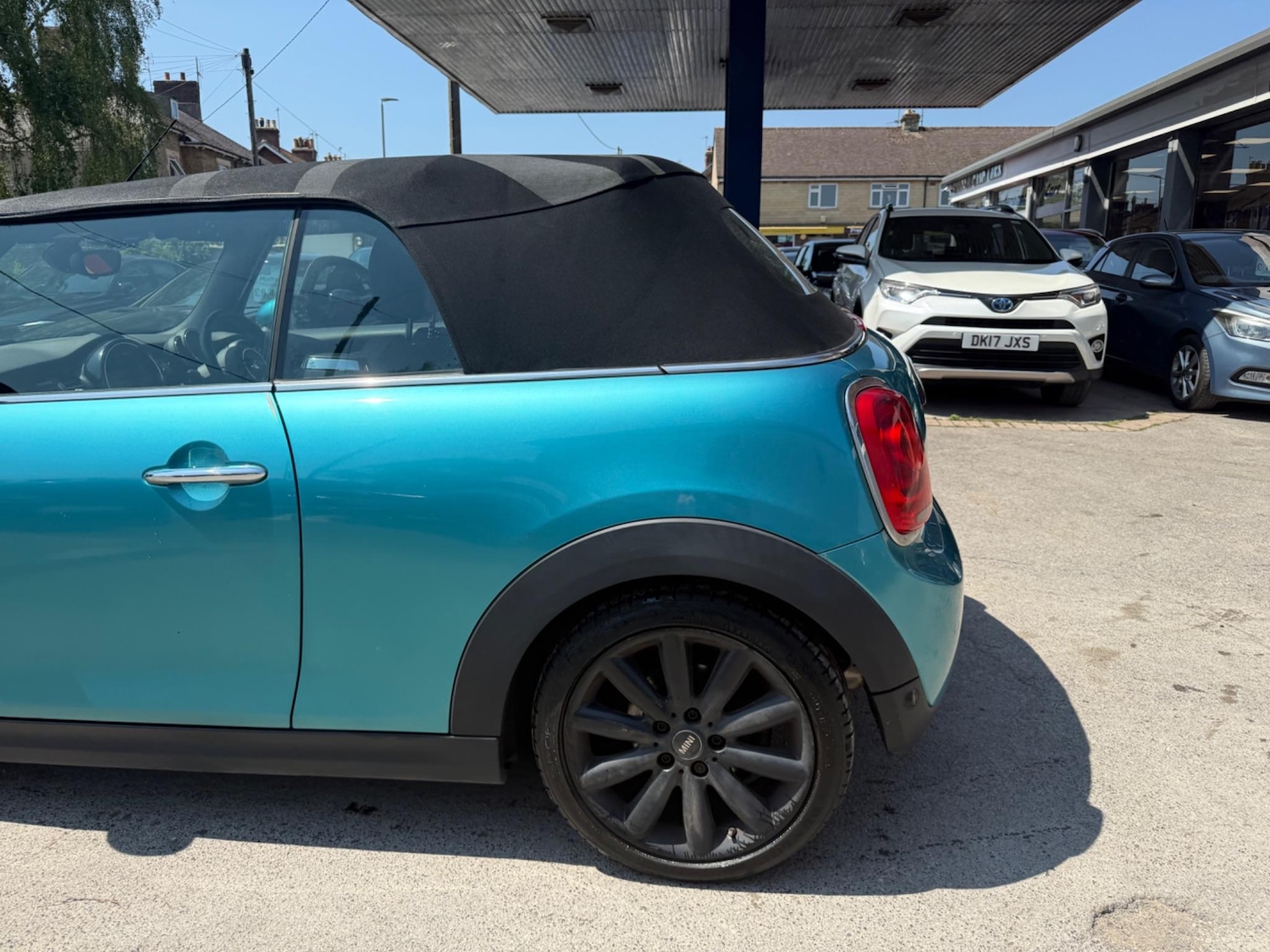 Used MINI Convertible 2016 for sale - 76993936: Photo 11