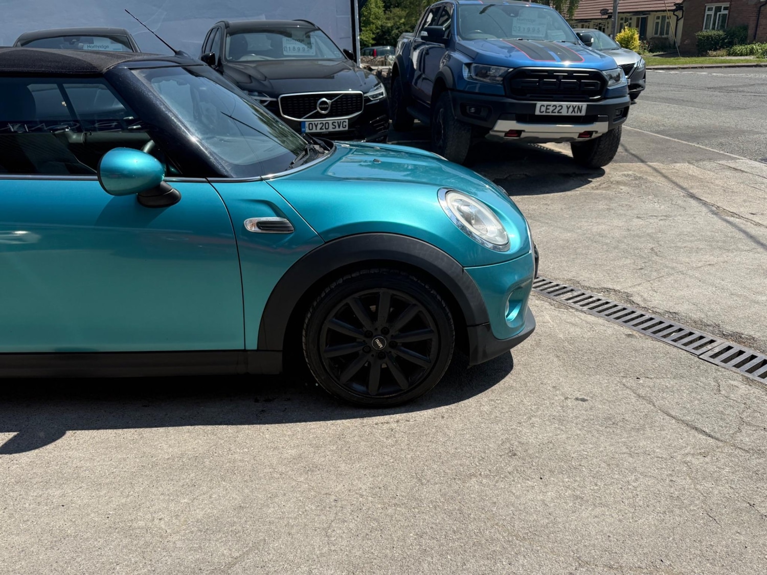 Used MINI Convertible 2016 for sale - 76993936: Photo 2