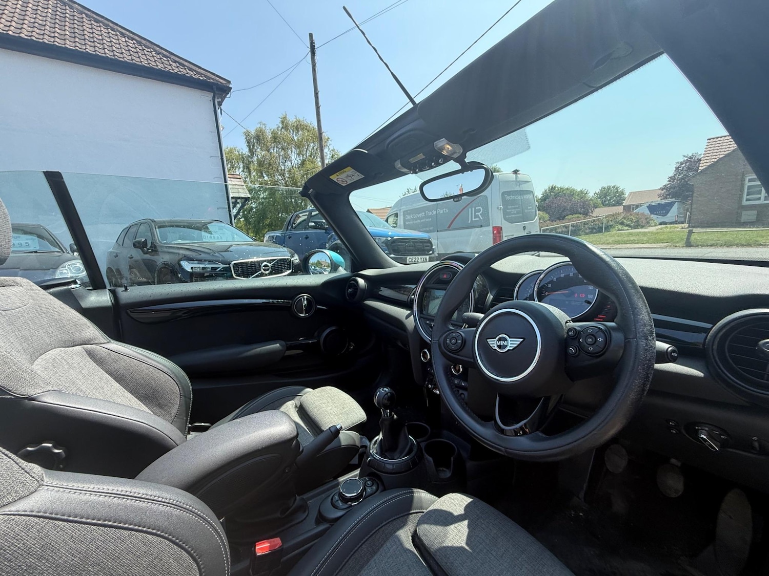 Used MINI Convertible 2016 for sale - 76993936: Photo 25