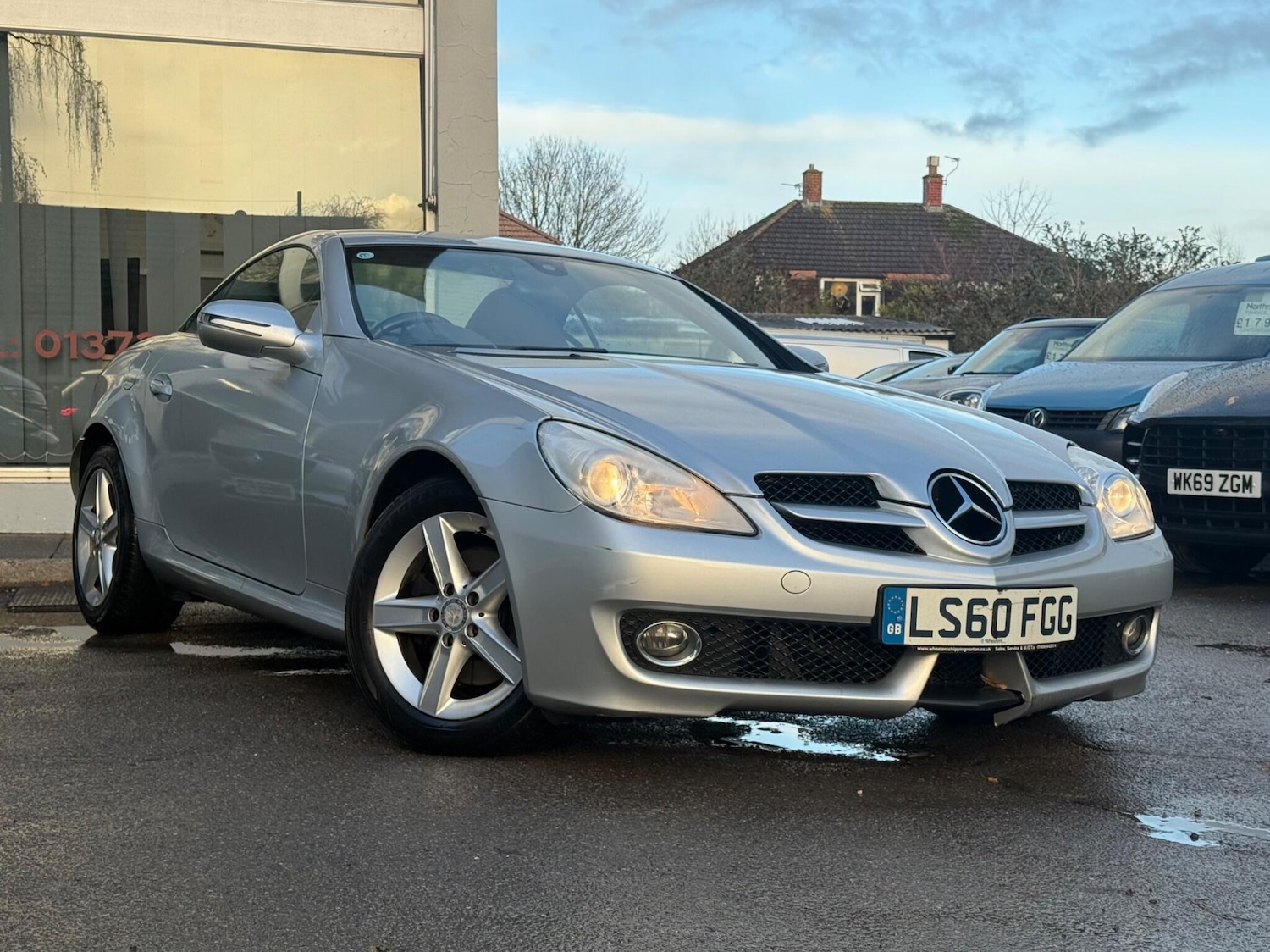 Used Mercedes-Benz SLK 2010 for sale - 76824803: Photo 1