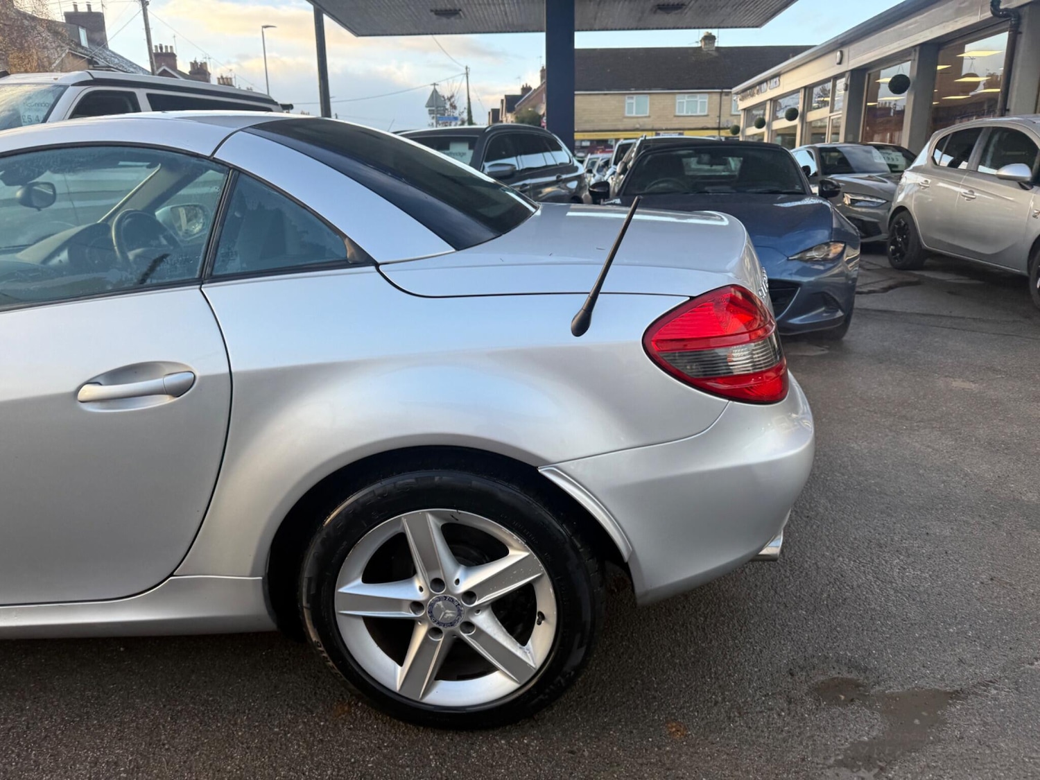 Used Mercedes-Benz SLK 2010 for sale - 76824803: Photo 12