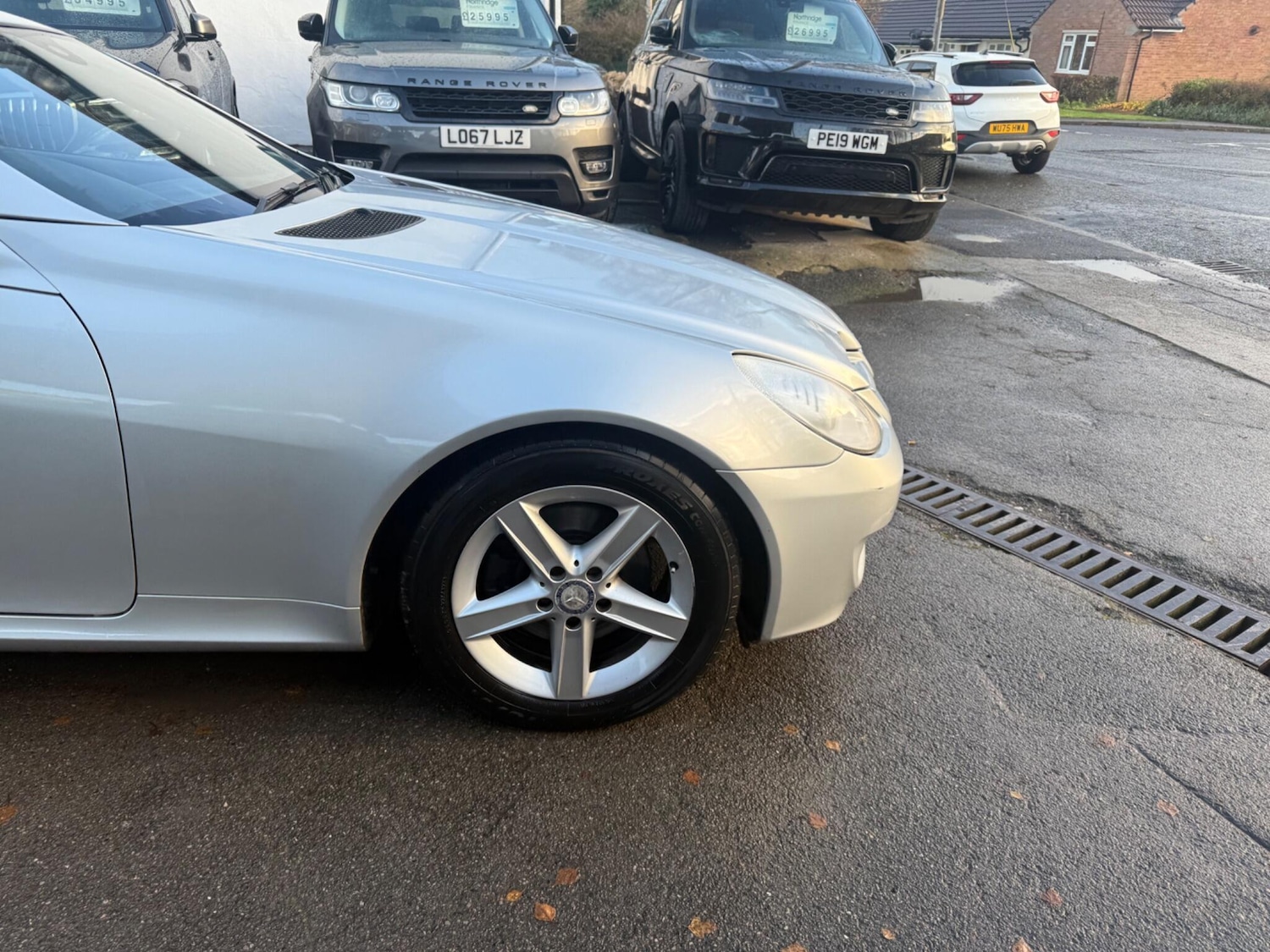 Used Mercedes-Benz SLK 2010 for sale - 76824803: Photo 2