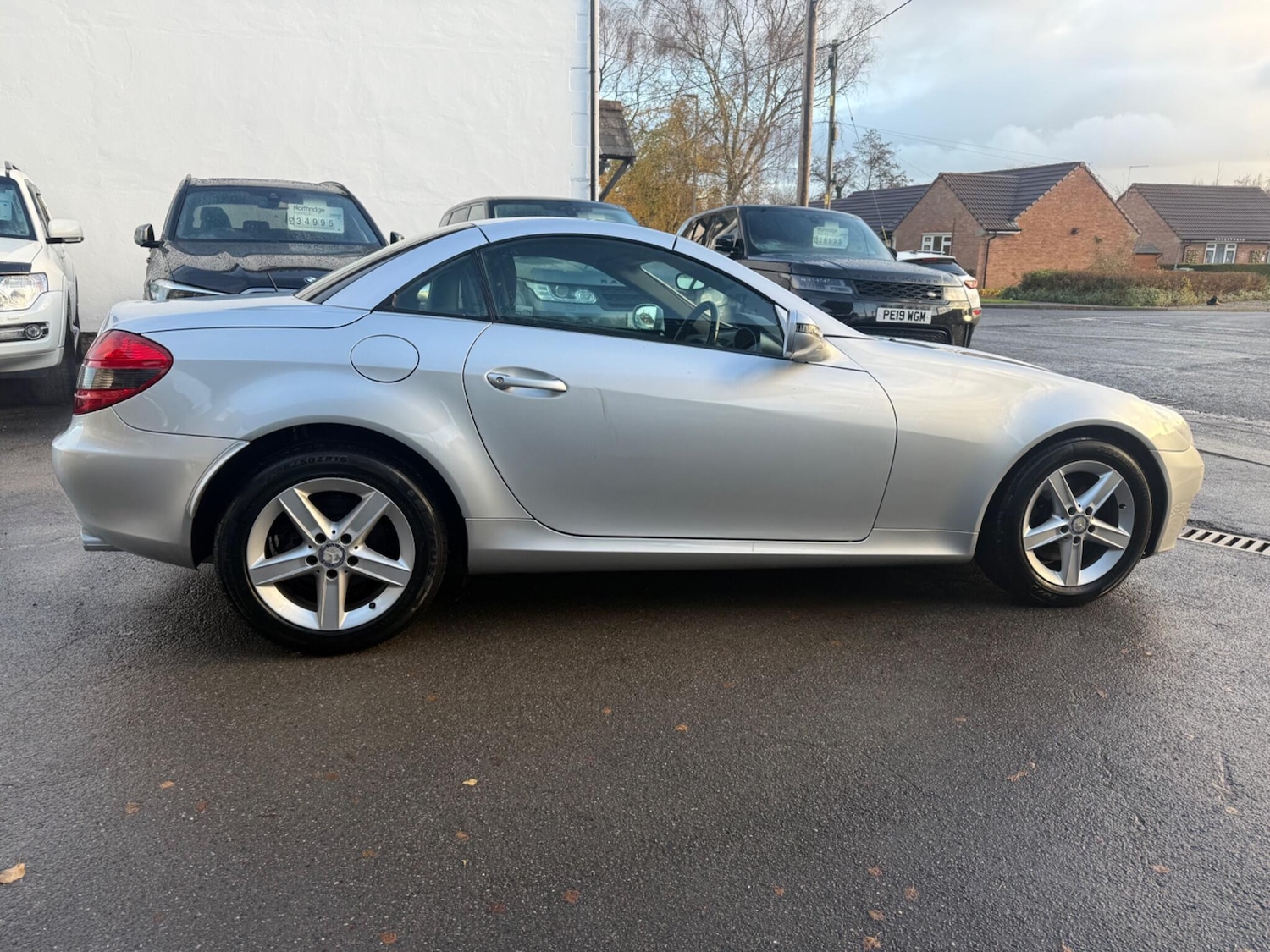 Used Mercedes-Benz SLK 2010 for sale - 76824803: Photo 4