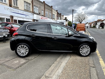 Used Peugeot 208 2016 for sale - 78331641: Photo