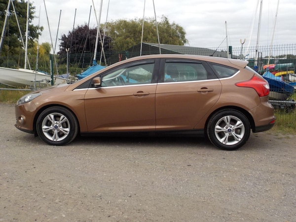 Used Ford Focus 2013 for sale - 75647180: Photo 2
