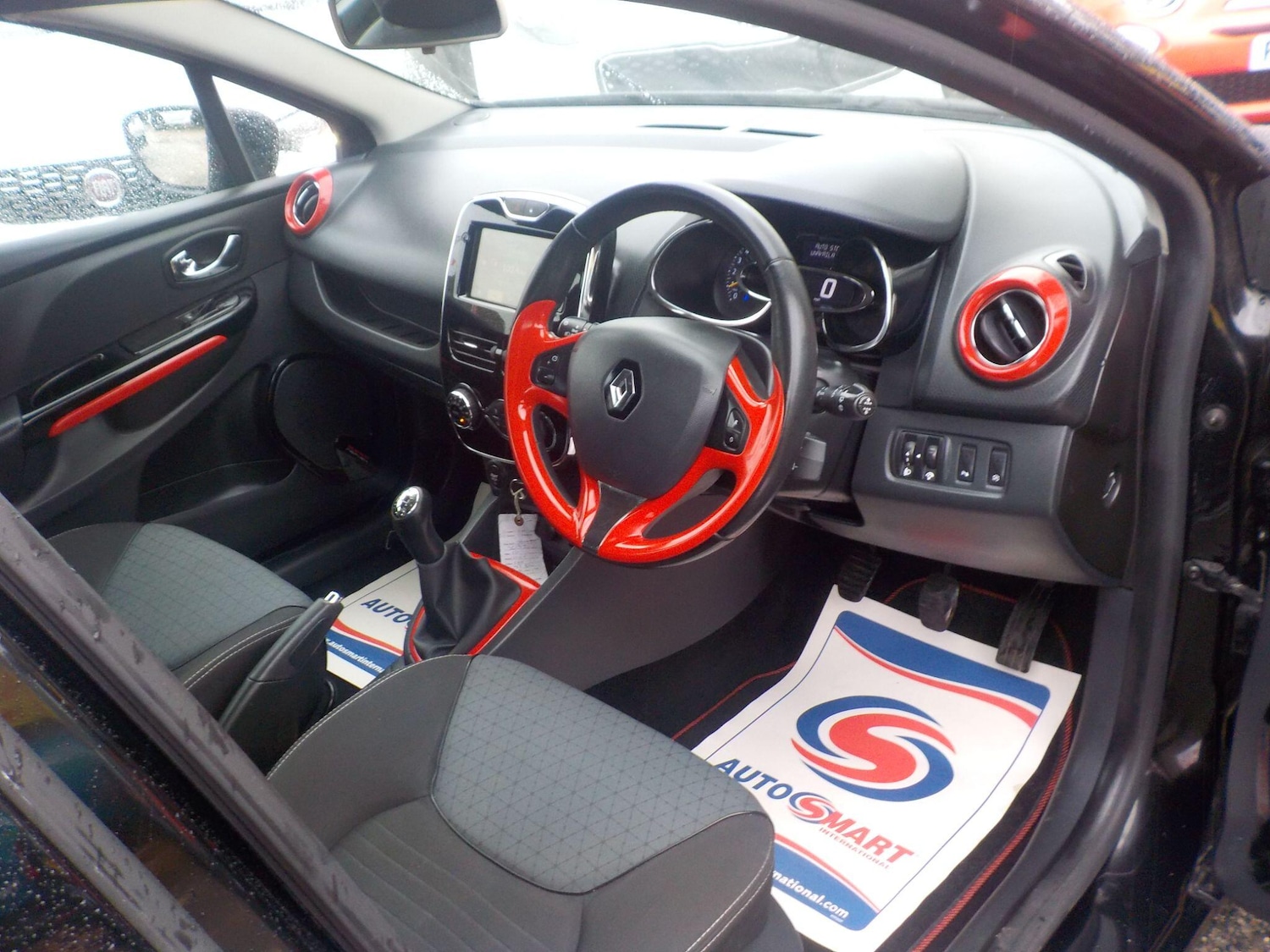 Used Renault Clio 2013 for sale - 76850505: Photo 10