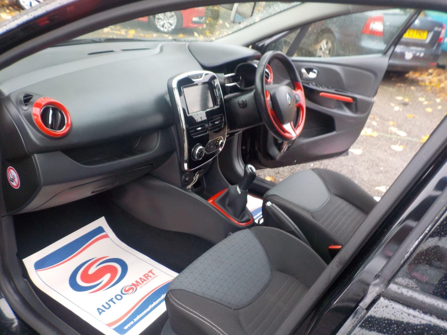 Used Renault Clio 2013 for sale - 76850505: Photo 11