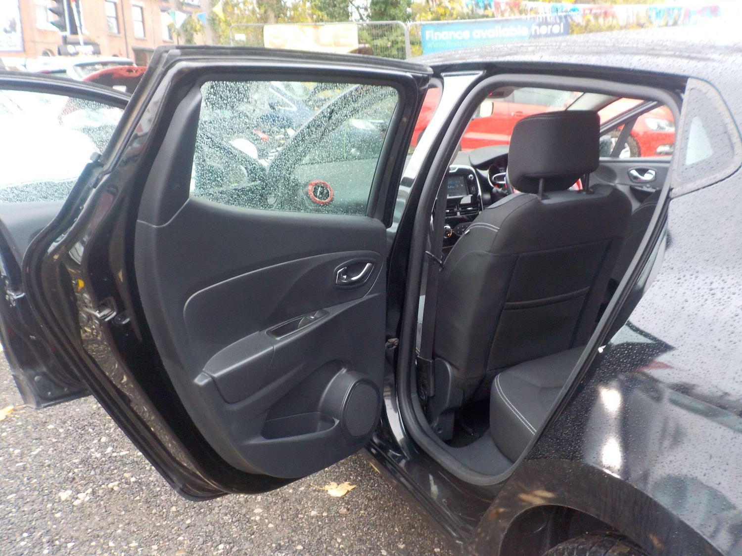 Used Renault Clio 2013 for sale - 76850505: Photo 25