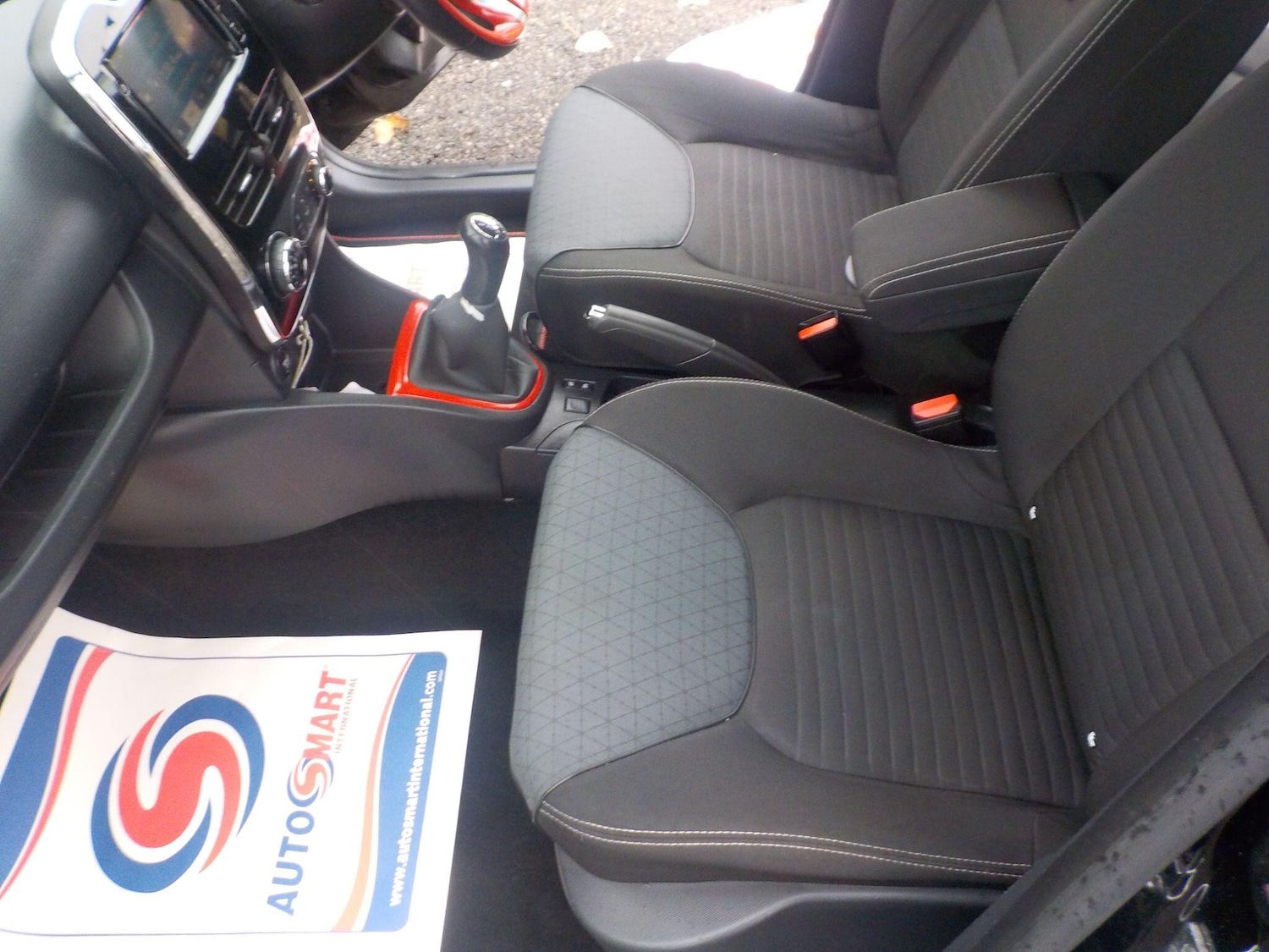 Used Renault Clio 2013 for sale - 76850505: Photo 28