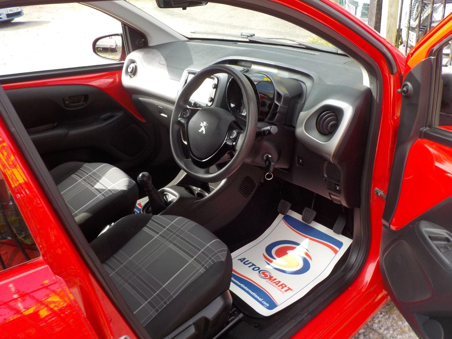 Used Peugeot 108 2018 for sale - 76994900: Photo 10