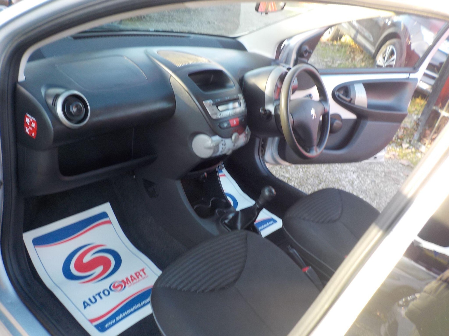 Used Peugeot 107 2012 for sale - 77320292: Photo 11