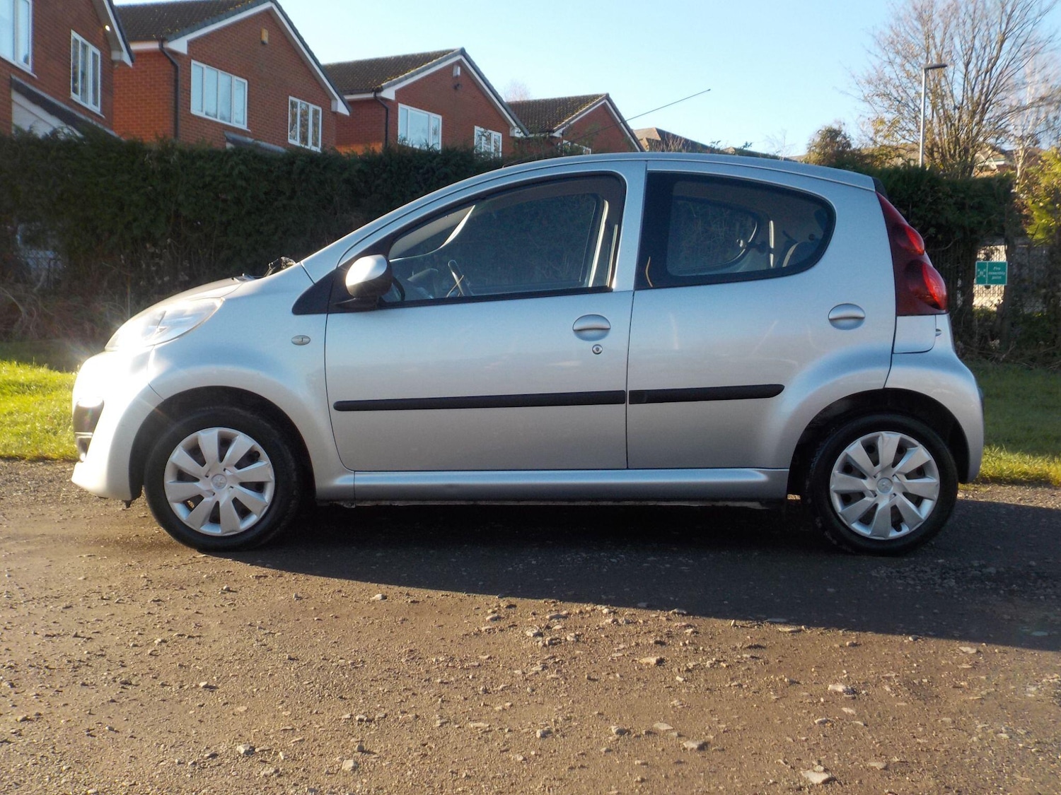 Used Peugeot 107 2012 for sale - 77320292: Photo 2