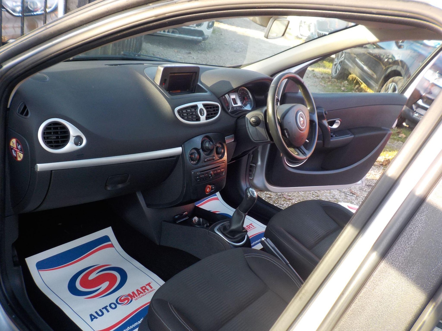 Used Renault Clio 2010 for sale - 76667297: Photo 11