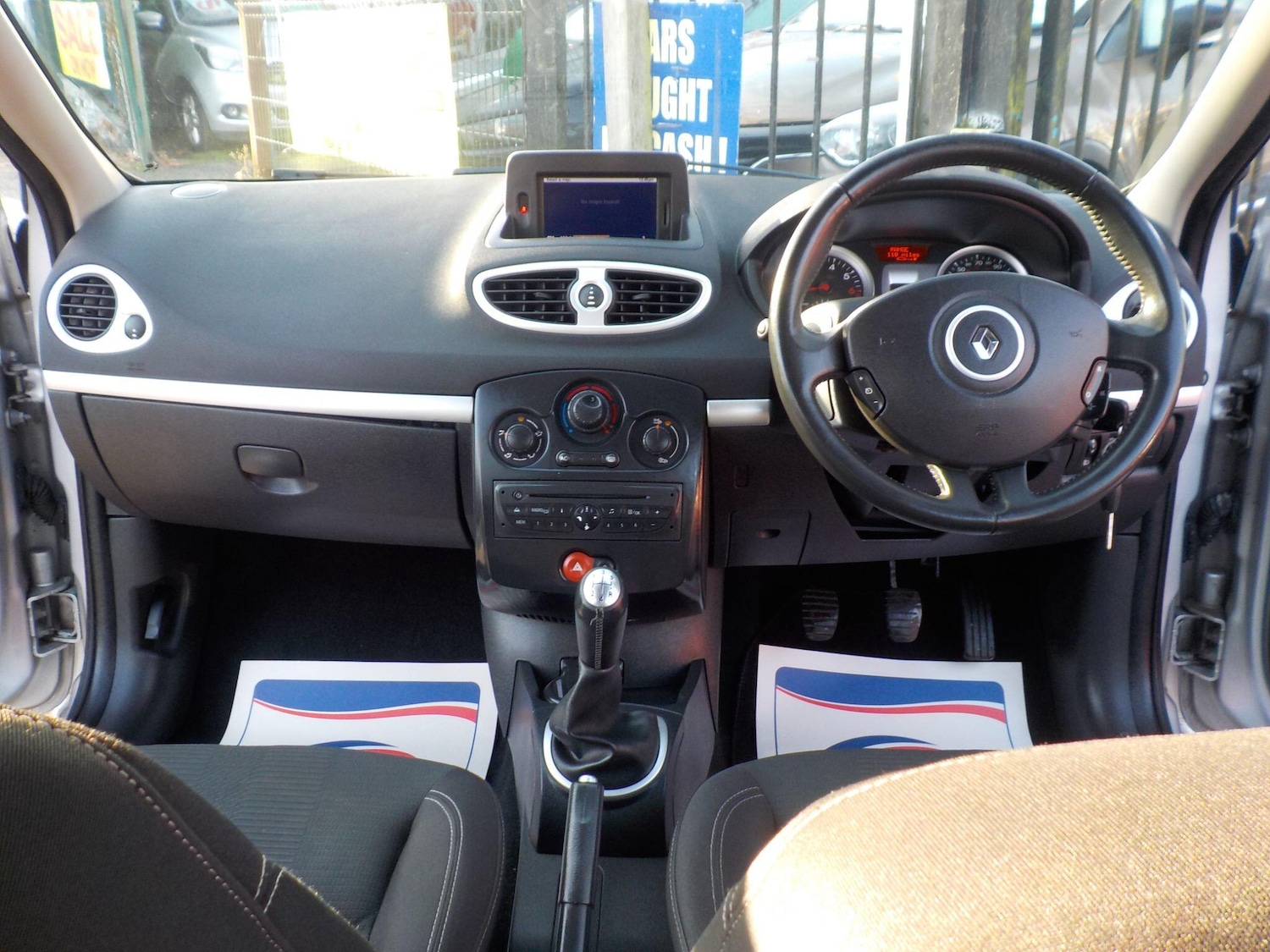 Used Renault Clio 2010 for sale - 76667297: Photo 12