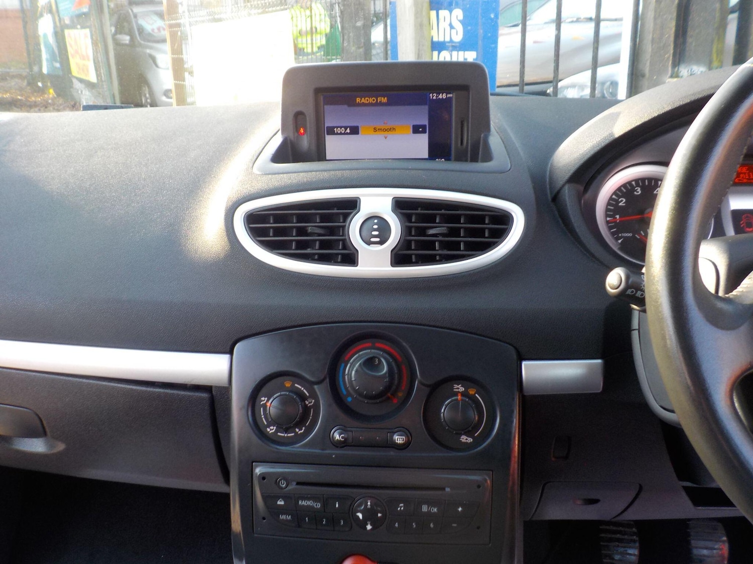 Used Renault Clio 2010 for sale - 76667297: Photo 13