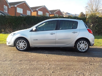 Used Renault Clio 2010 for sale - 76667297: Photo