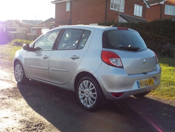Used Renault Clio 2010 for sale - 76667297: Photo