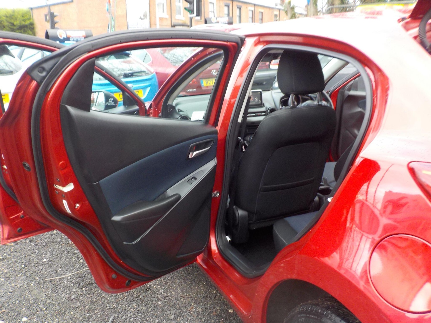 Used Mazda Mazda2 2015 for sale - 77478965: Photo 24