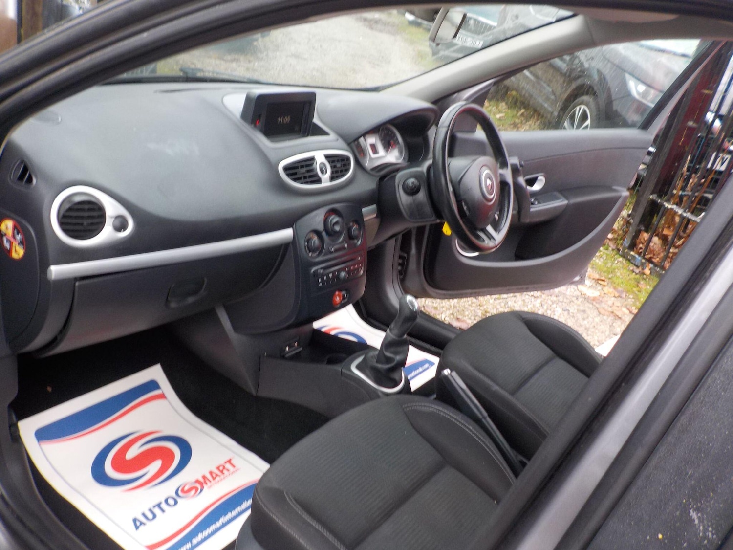 Used Renault Clio 2011 for sale - 76667023: Photo 11