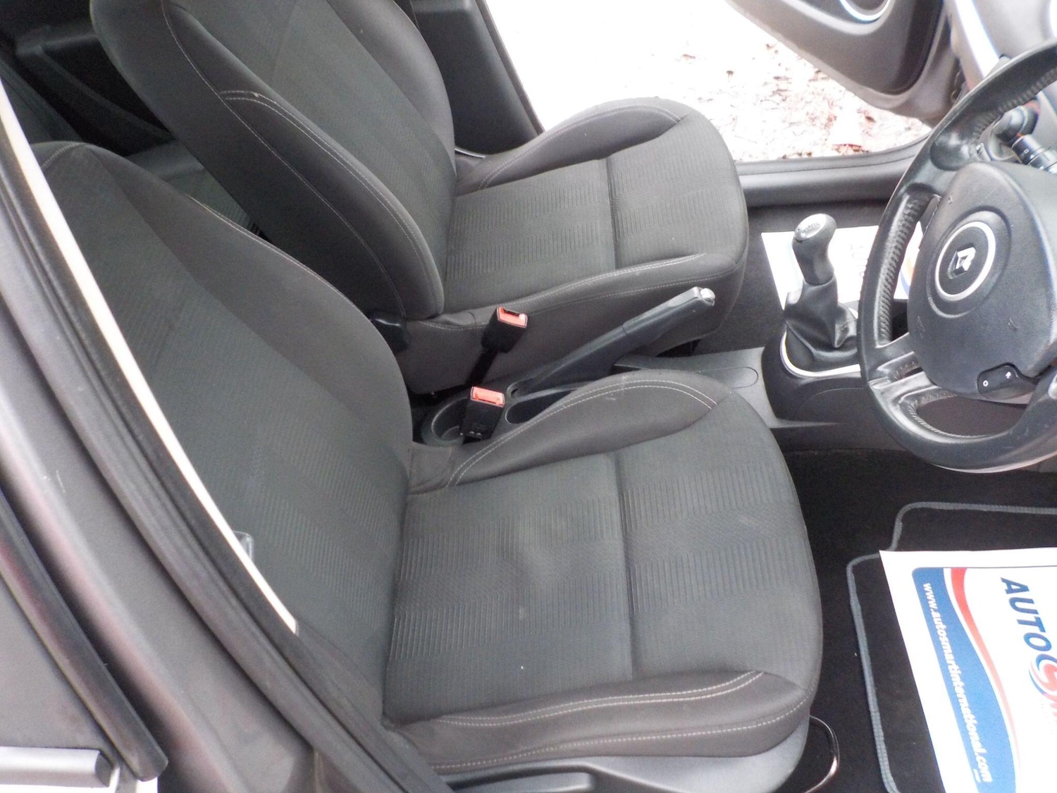 Used Renault Clio 2011 for sale - 76667023: Photo 17