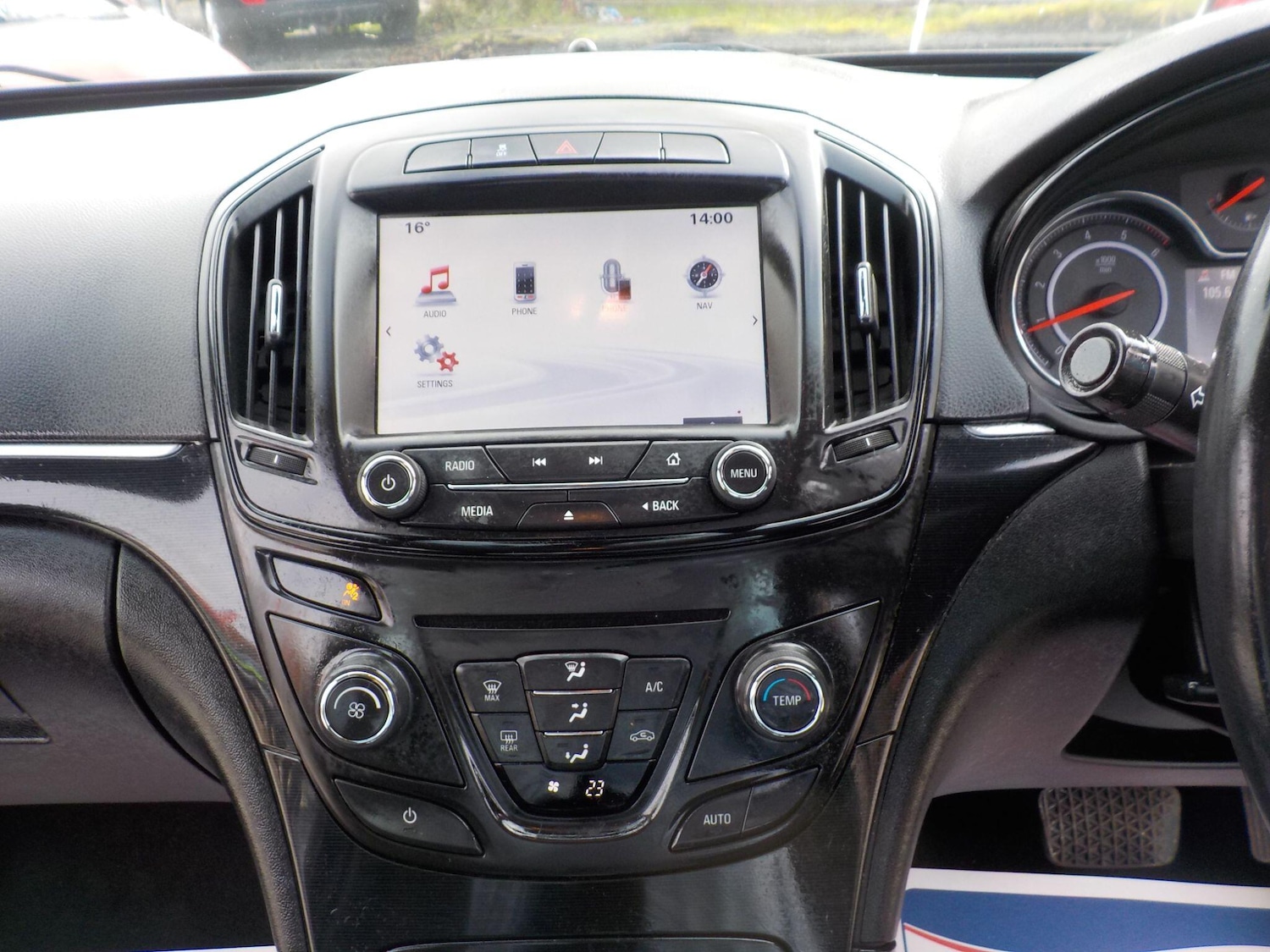 Used Vauxhall Insignia 2014 for sale - 77982364: Photo 13