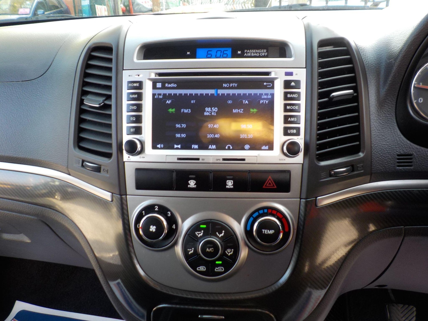 Used Hyundai Santa Fe 2010 for sale - 78171535: Photo 13