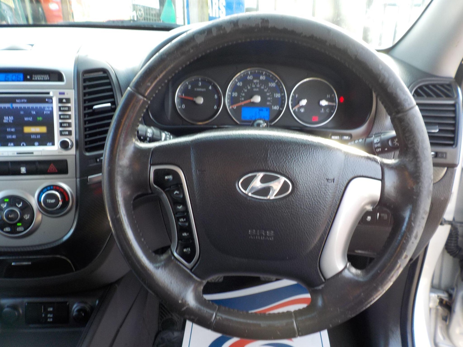Used Hyundai Santa Fe 2010 for sale - 78171535: Photo 14