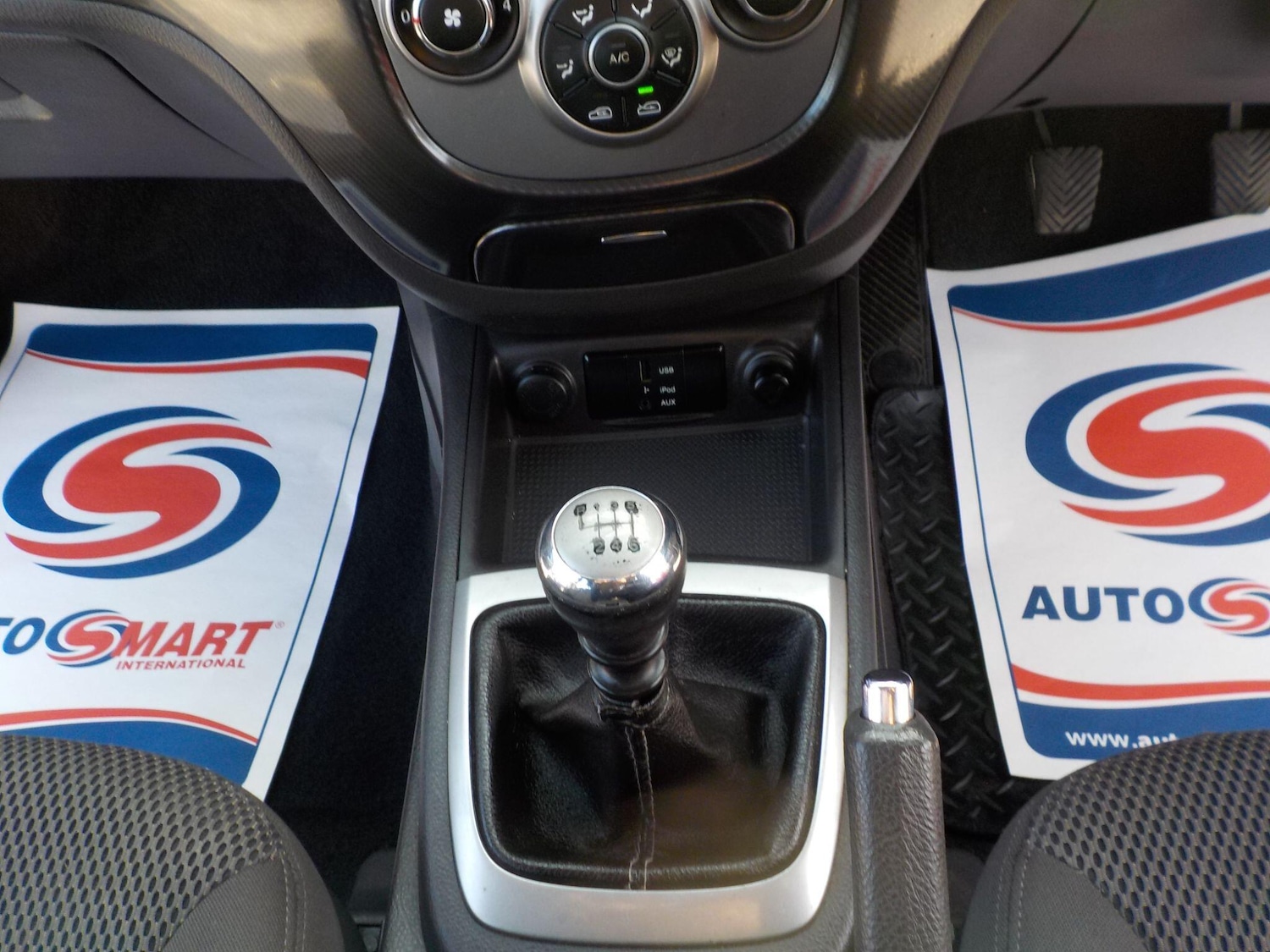 Used Hyundai Santa Fe 2010 for sale - 78171535: Photo 15