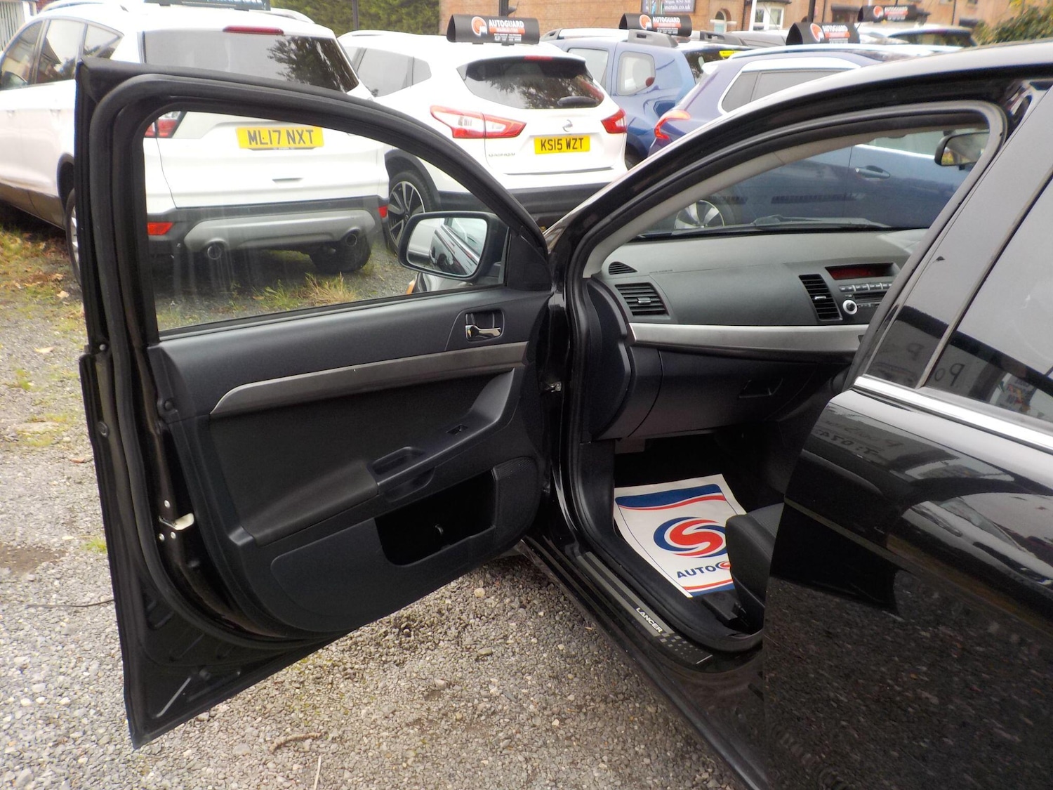 Used Mitsubishi Lancer 2011 for sale - 76550586: Photo 27