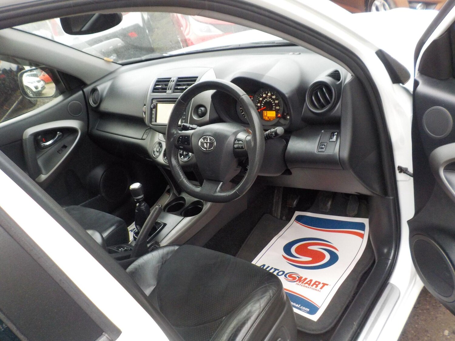 Used Toyota RAV4 2012 for sale - 77509929: Photo 10