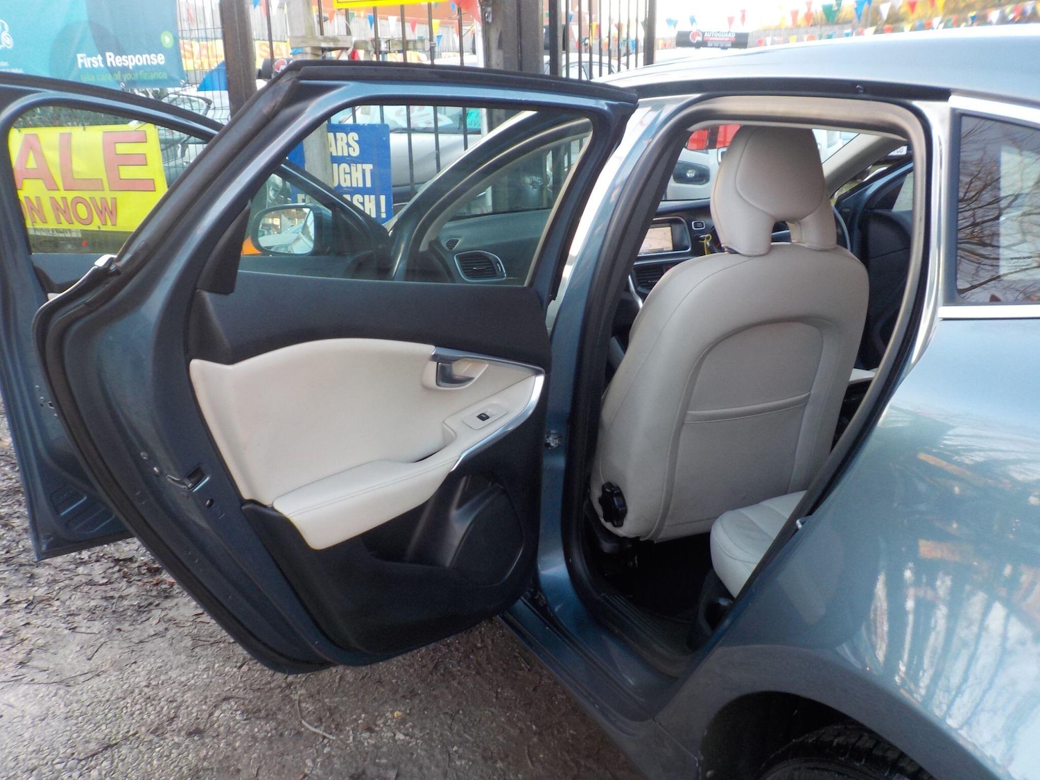 Used Volvo V40 for sale - 76700677: Photo 23