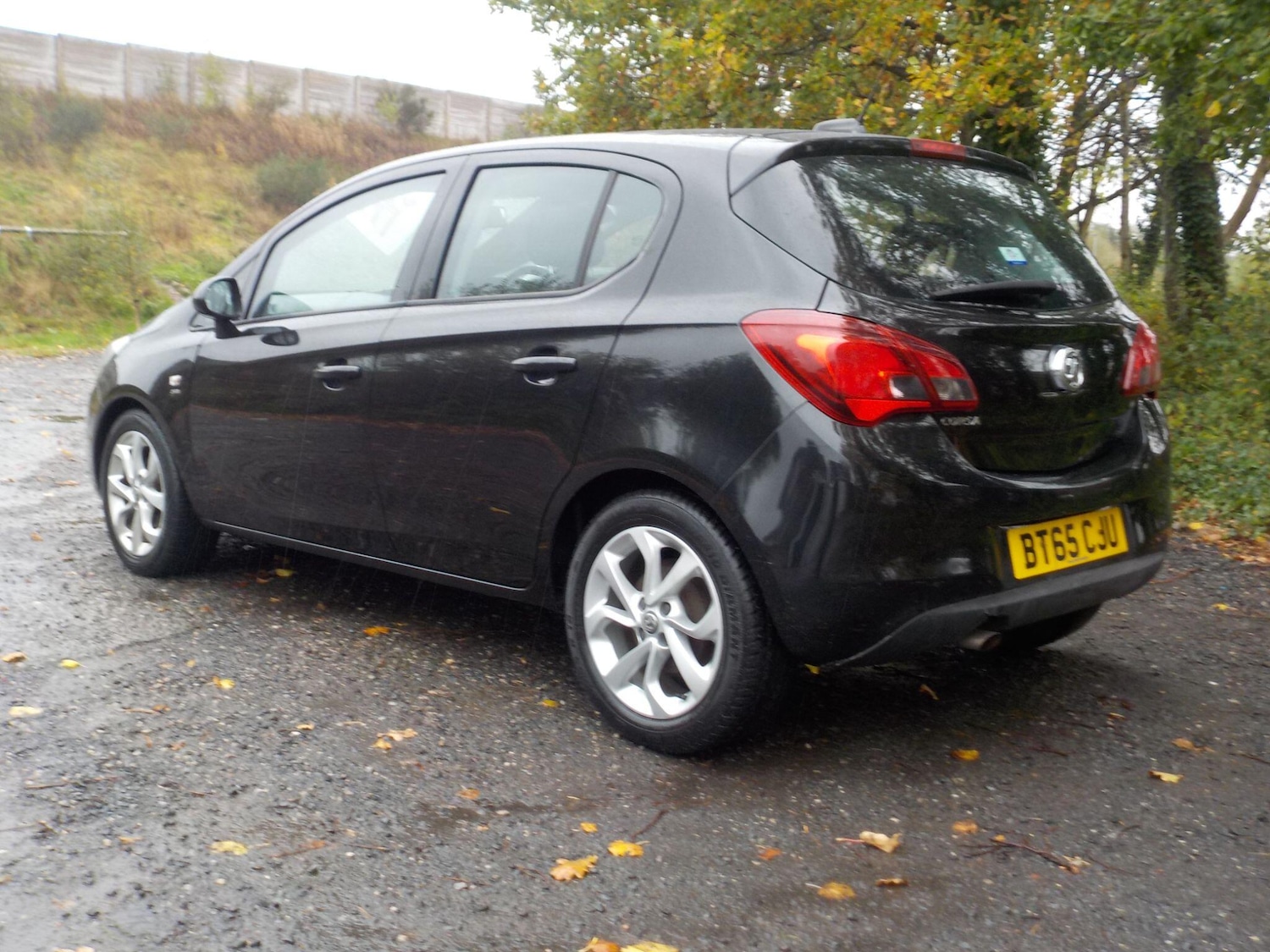 Used Vauxhall Corsa 2015 for sale - 76381234: Photo 3