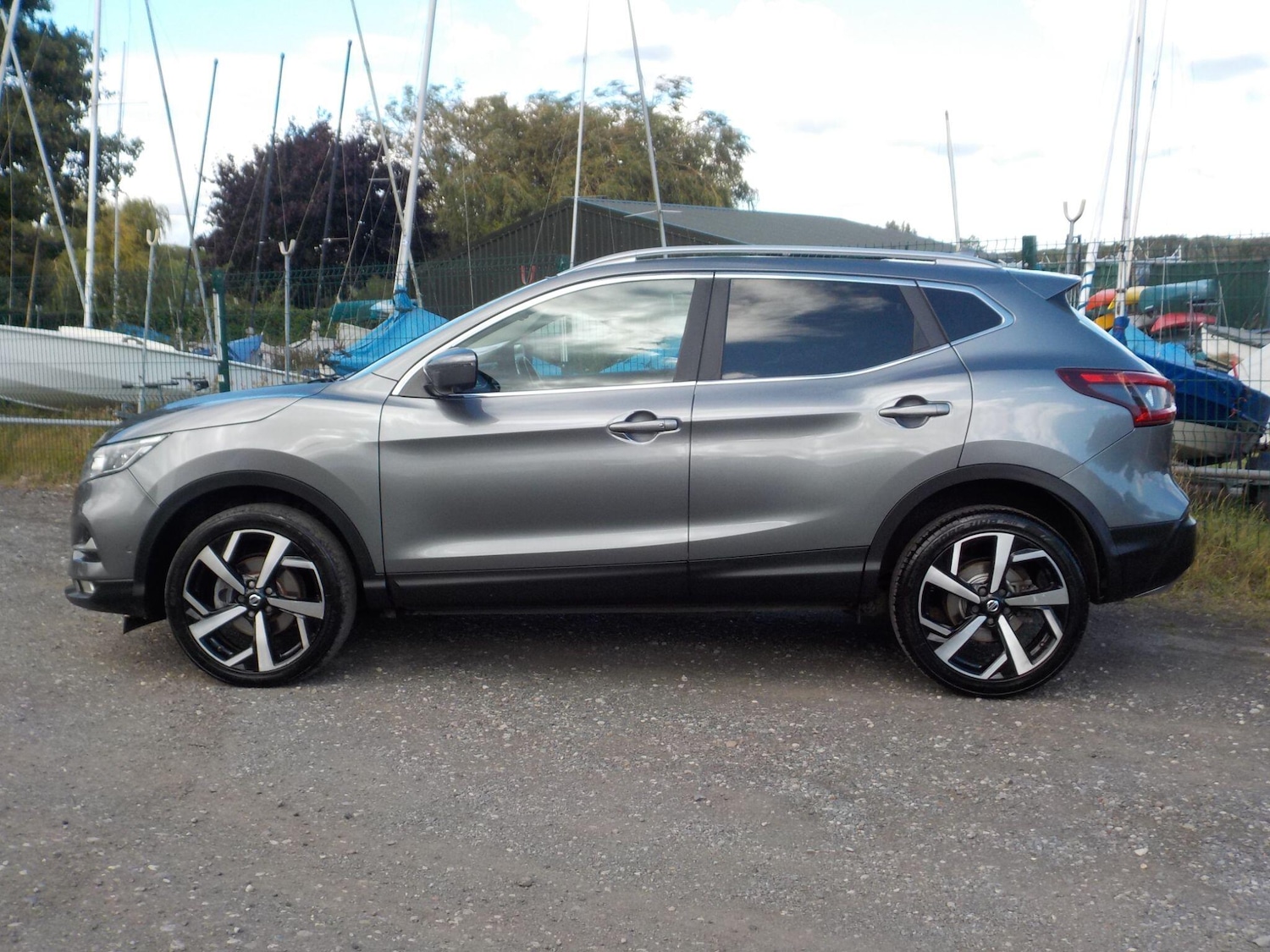 Used Nissan Qashqai 2017 for sale - 76457017: Photo 2