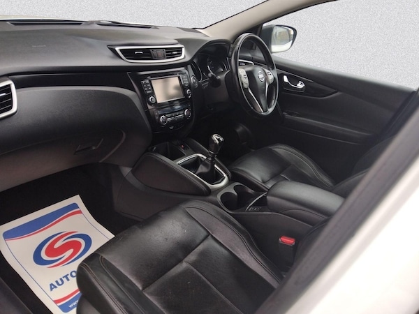 Used Nissan Qashqai 2015 for sale - 74810589: Photo 11