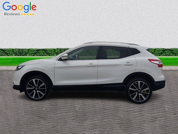 Used Nissan Qashqai 2015 for sale - 74810589: Photo 2