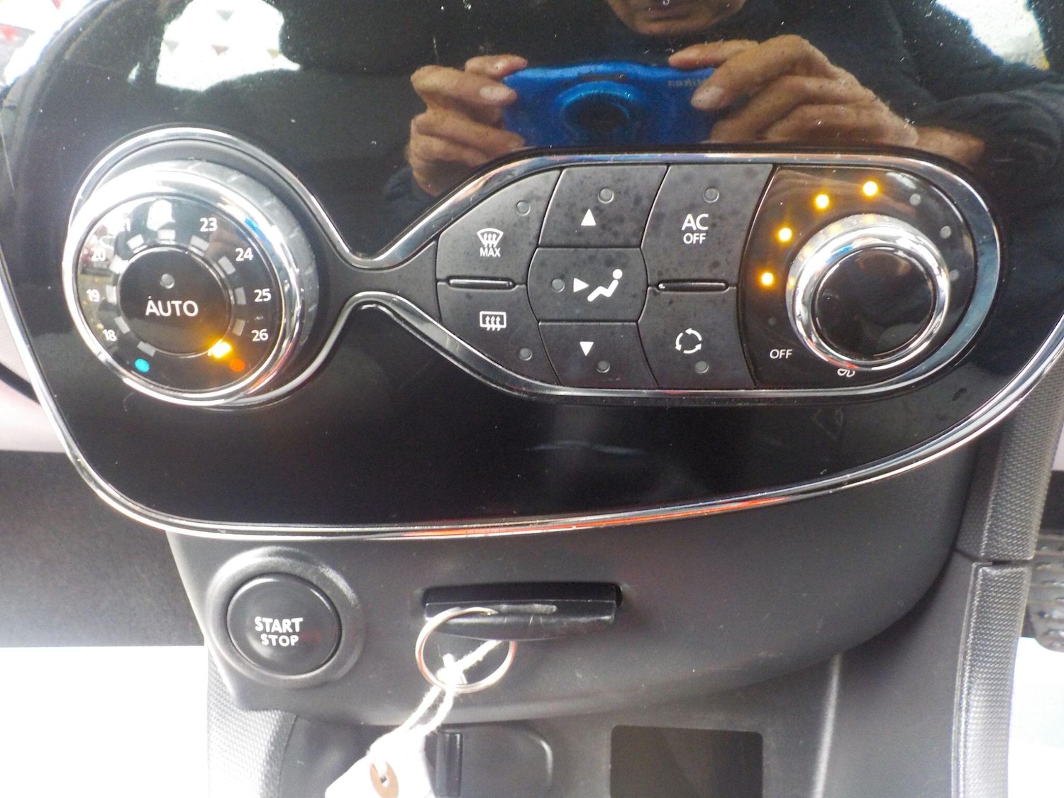 Used Renault Clio 2013 for sale - 76424305: Photo 17