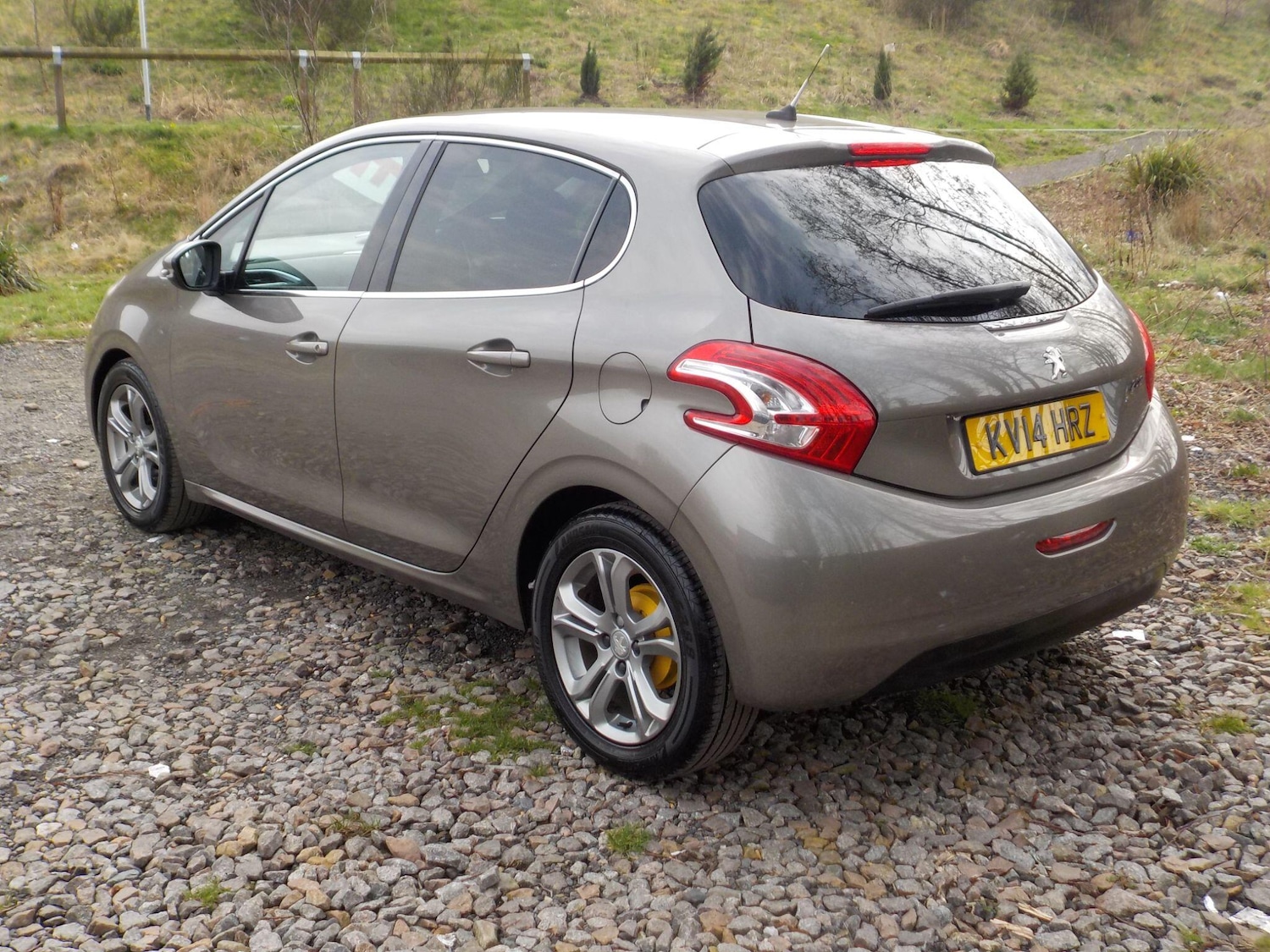 Used Peugeot 208 for sale - 77769430: Photo 3